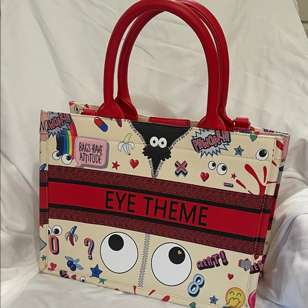 Theme Eye-Catching Red and Cream Tote